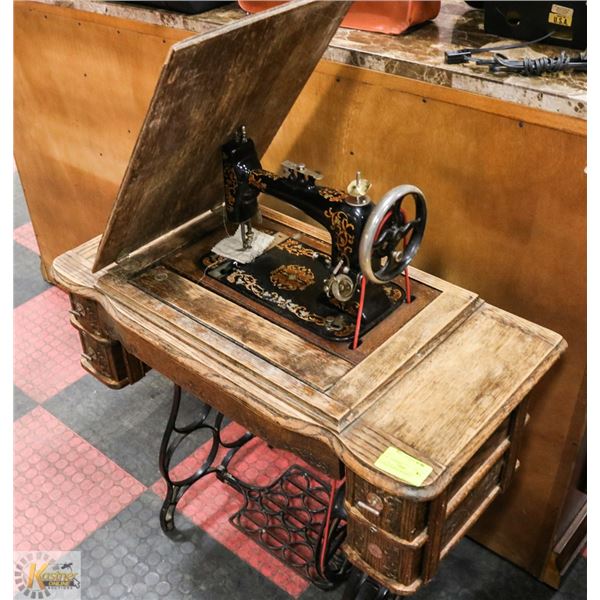 ANTIQUE SEWING MACHINE