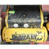 Image 1 : DEWALT' AIR COMPRESSOR