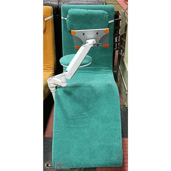 TEAL LCD DISPLAY MOUNT CHAIR