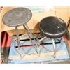 Image 1 : LOT OF 2 ASSORTED STOOLS