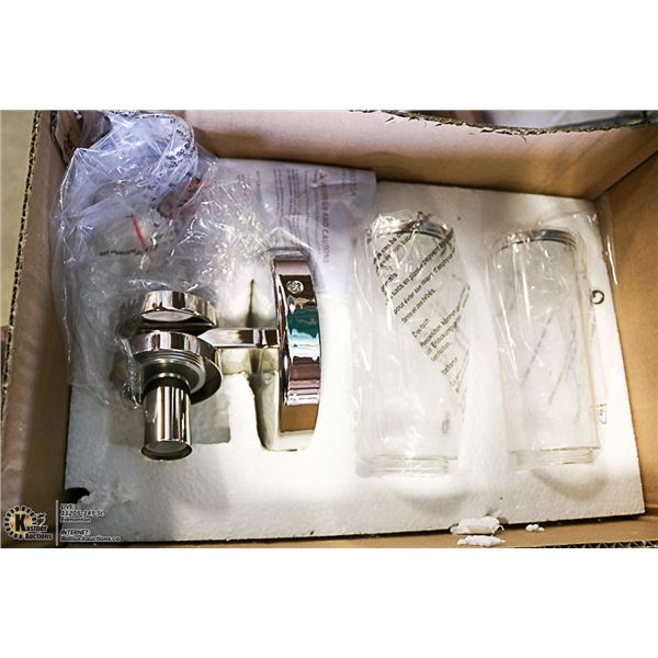 WALL MOUNT LIGHT FIXTURE