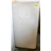 Image 1 : FRIGIDAIRE 5' UPRIGHT FREEZER AS IS