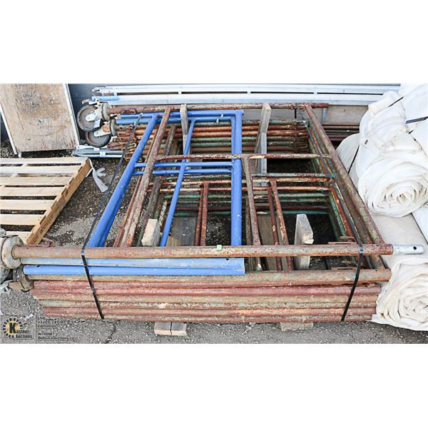 LOT OF LARGE SCAFFOLDS