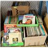 Image 1 : PALLET OF RECORDS INCLUDES HITS