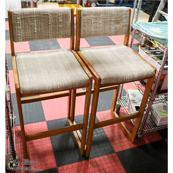 SET OF TWO SOLID WOOD BAR HEIGHT CHAIRS - PADDED