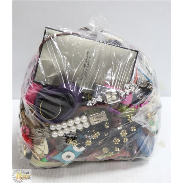 LARGE BAG OF ASSORTED JEWELLERY