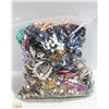 Image 1 : LARGE BAG OF ASSORTED JEWELLERY