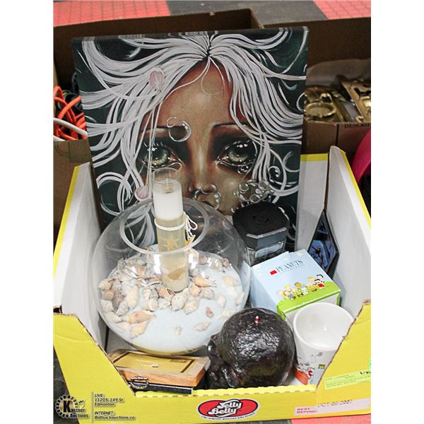 BOX OF COLLECTIBLES AND HOME DECOR INCL. VINTAGE