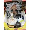 Image 1 : BOX OF COLLECTIBLES AND HOME DECOR INCL. VINTAGE