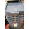 Image 1 : SET OF 4 RUBBERMAID ROUGHNECK STORAGE TOTES (68L)