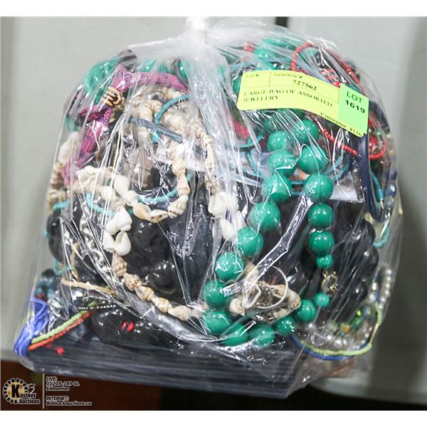 LARGE BAG OF ASSORTED JEWELLERY