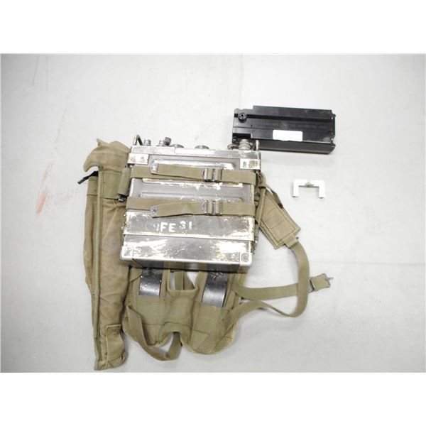 US PRC 25 RADIO SET
