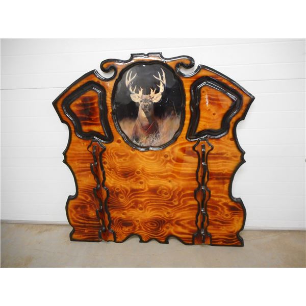 DECORATIVE RIFLE DISPLAY RACK