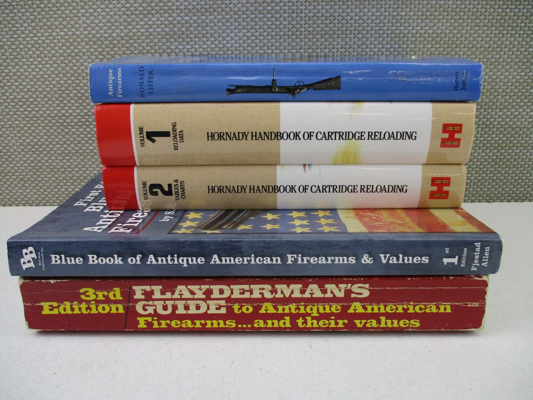 ASSORTED GUN / RELOADING BOOKS - Switzer's Auction & Appraisal Service