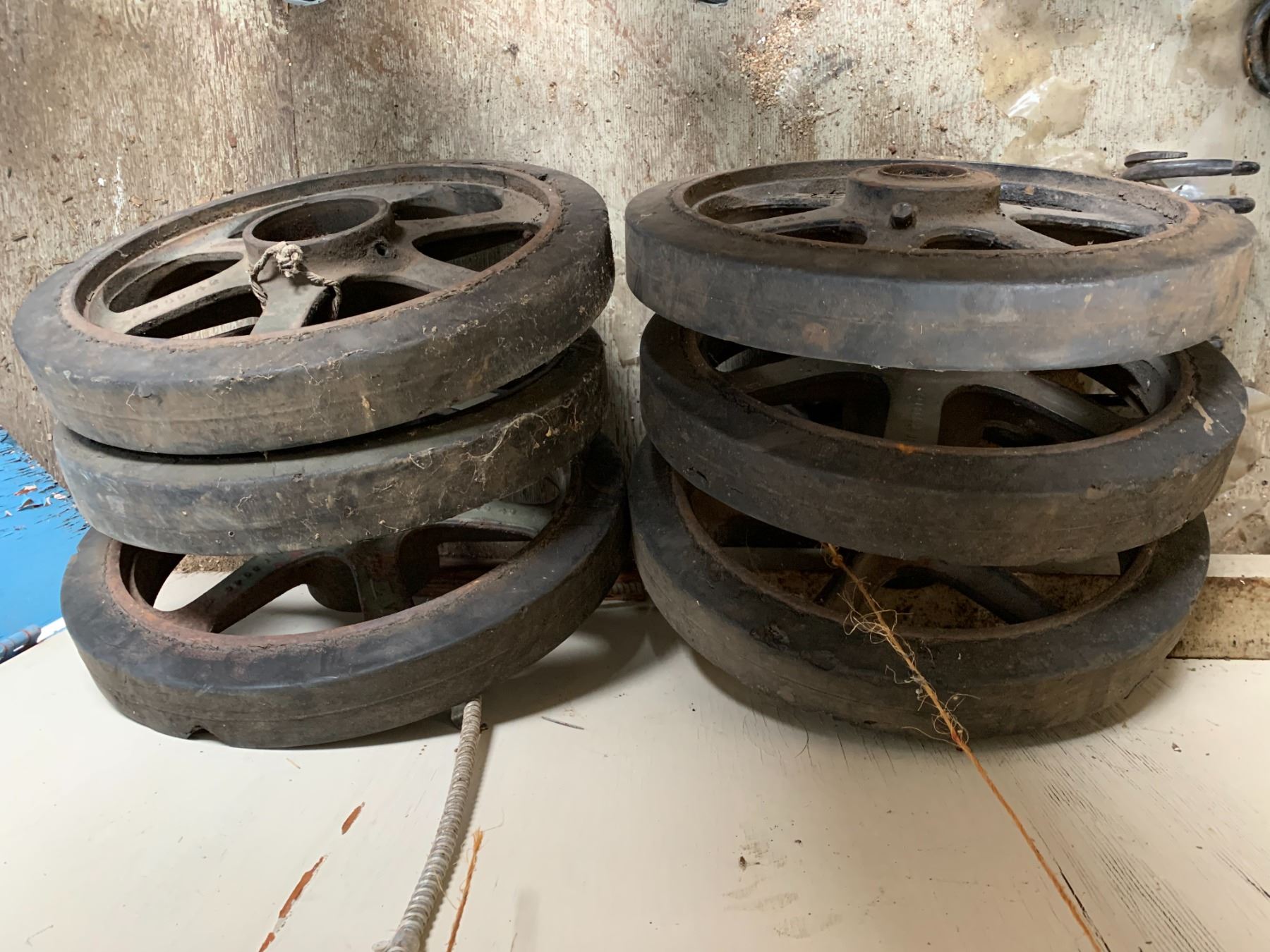 6, LARGE TRACK BOGIE WHEELS