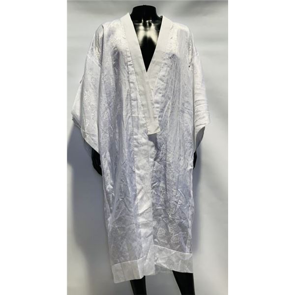 47 Ronin (2013) - Keanu Reeves (Kai) Worn White Robe