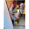 Image 3 : Contents of Locker 115 size 5x10