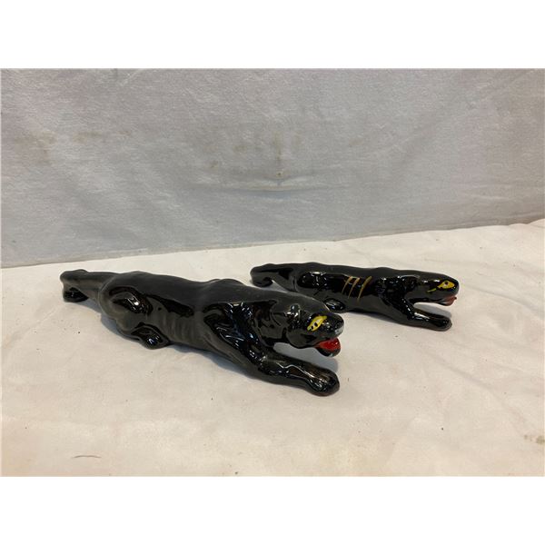 2 cats larger one has repair