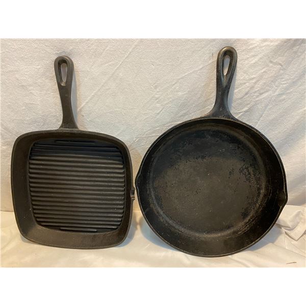 2 cast iron pans
