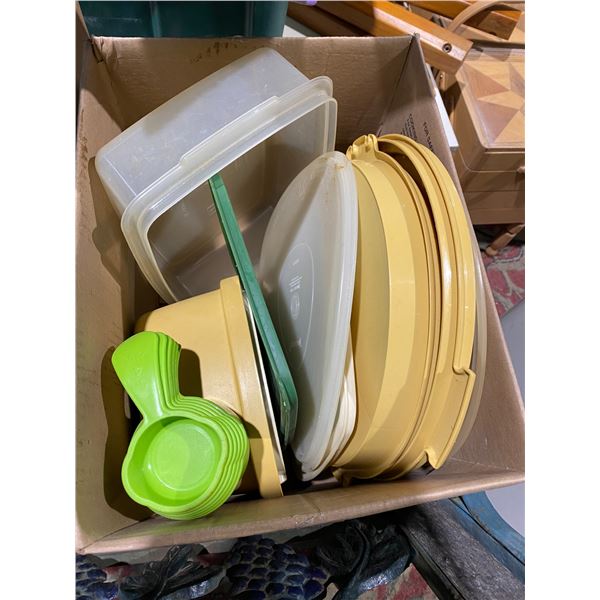 Lot of tupperware and kitchen