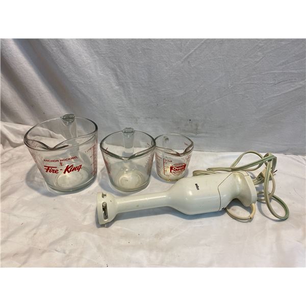 Lot Measuring cups and hand blender