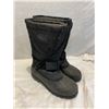 Image 1 : boots size 8
