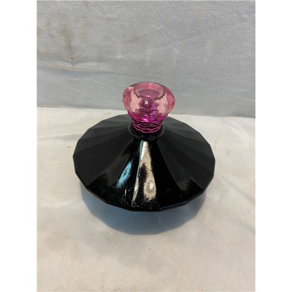 In control Curious perfume open