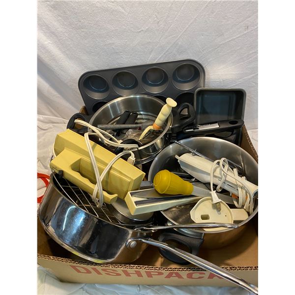 Lot pots and pans