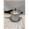 Image 1 : Pressure cooker