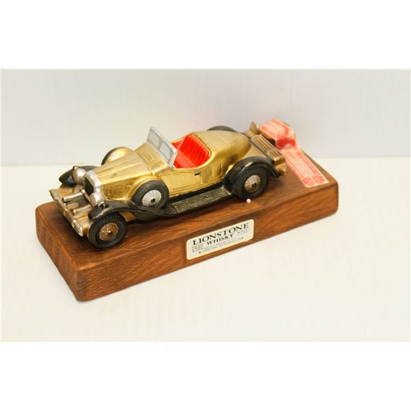 1931 STUTZ DECANTER WHISKY 1 OZ 86%