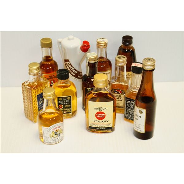 BAG WITH 12 ASSORTED 1OZ LIQUOR BOTTLES ASSORTED ALCOHOL %