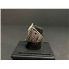 Image 3 : NEW ENGLAND PATRIOTS 2004 NFL SUPERBOWL CHAMPIONSHIP REPLICA RING "BRADY"
