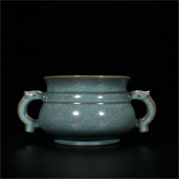 qianlong period blue crackle double ear incense burner