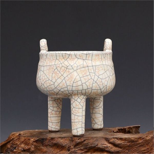 qianlong period white crackle double handle incense burner