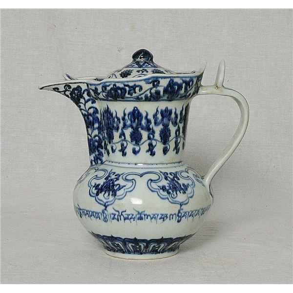 xuande mark blue and white flower teapot 14th/c