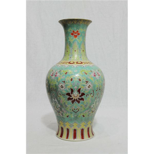 qianlong mark famille rose vase 17th/c