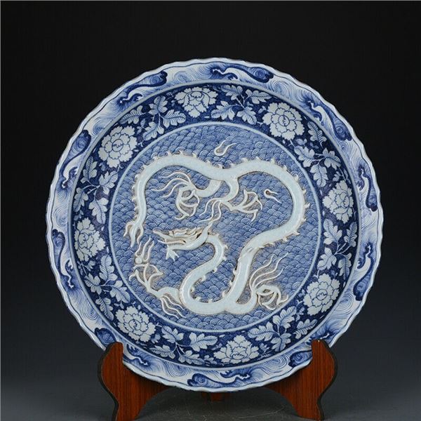 qianlong period blue and white dragon plate