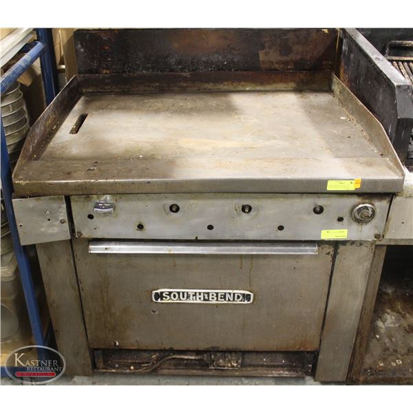 3' SOUTHBEND NATURAL GAS GRIDDLE RANGE OVEN*AS IS