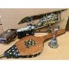 Image 1 : LOT OF COLLECTIBLES - CAMERA, BELLOWS, METAL WALL ART