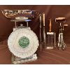 Image 1 : LOT OF VINTAGE KITCHEN UTENSILS & SCALE