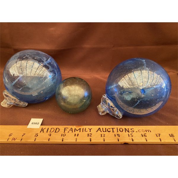 3 GLASS FISHING BOUYS