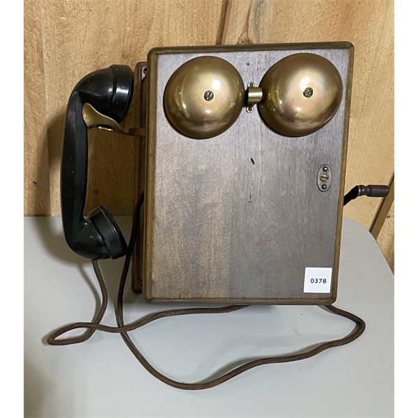 ANTIQUE WALL MOUNT CRANK PHONE