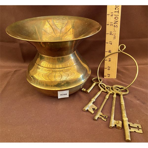 WELL'S, FARGO & CO EXPRESS BRASS SPITOON & SET OF BRASS SKELETON KEYS