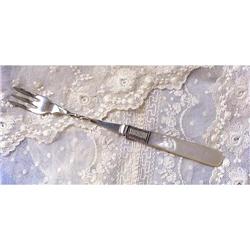 Victorian Pearl Handle OLIVE FORK #1607559