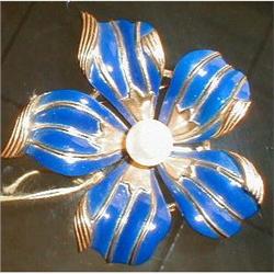 TRIFARI Flower PIN Enameled  - VINTAGE #1608642