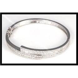 190 GOOD DIAMONDS IN AN 18K WHITE GOLD BANGLE #1609052