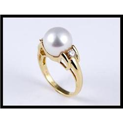 SIMPLE 14K YELLOW GOLD PEARL AND DIAMOND RING #1609182