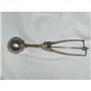 Image 1 : Gilchrists No.30 Ice Cream Scoop #1611136