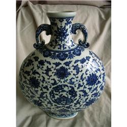 chinese blue and white porcelain vase #1642146