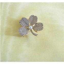 ANT~18K & SEED PEARL 4-LEAF CLOVER PIN/PEND #1653838